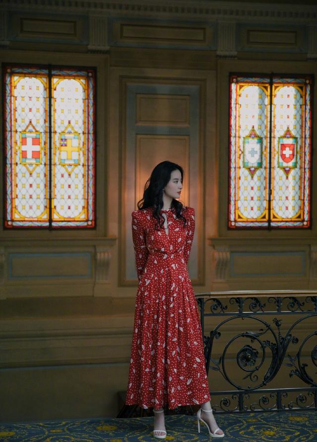 天仙天仙姐姐的私下穿搭，你也能诠释仙女下凡“花木兰”刘亦菲