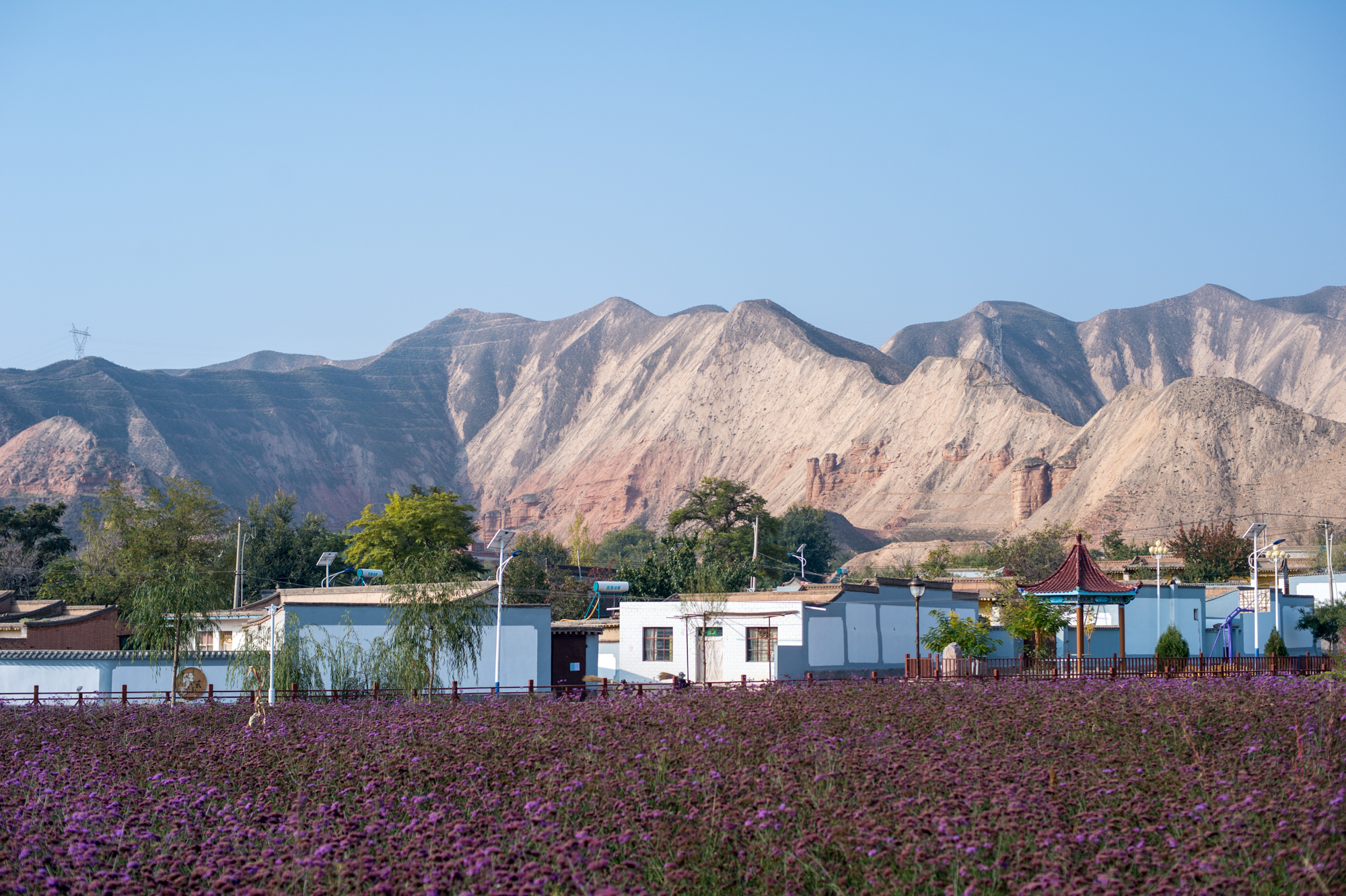 原创甘肃白银最美的村庄,藏在大西北群山中的