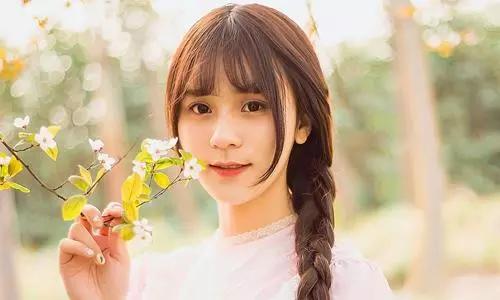 宽厚的人多半一脸福相,性情柔顺的女人面相柔和善美.