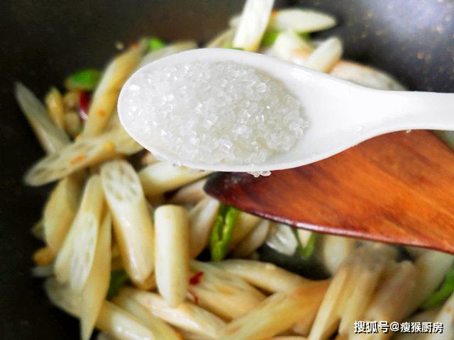 甜藕怎么炒好吃又简单 086bba0d659c4ed1ae71b8e85c884424.jpeg