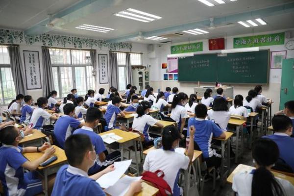 深圳80万中小学生返校复课 深圳80万中小学生返校复课
