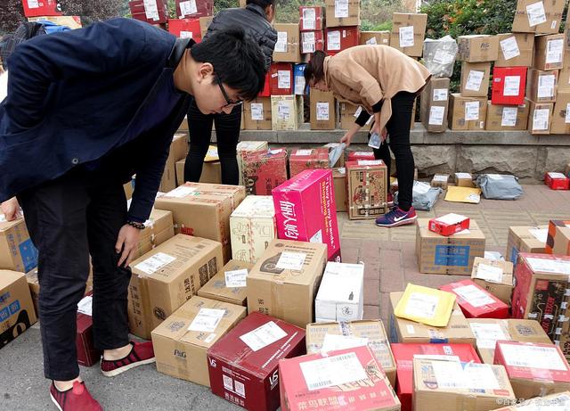 如何让快递员把快递放丰巢 1ee5533812aa413d9efacab78bbed870.jpeg