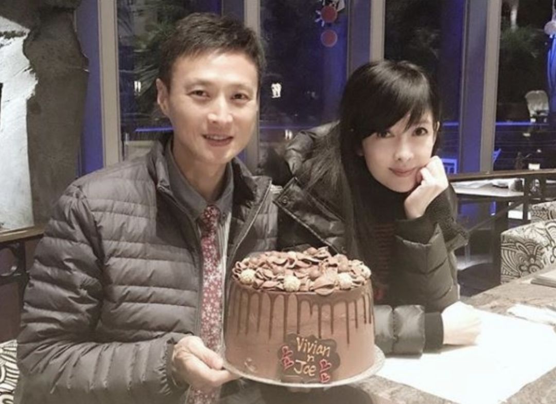 恭喜！52岁苏玉华结束24年爱情长跑，与男友潘灿