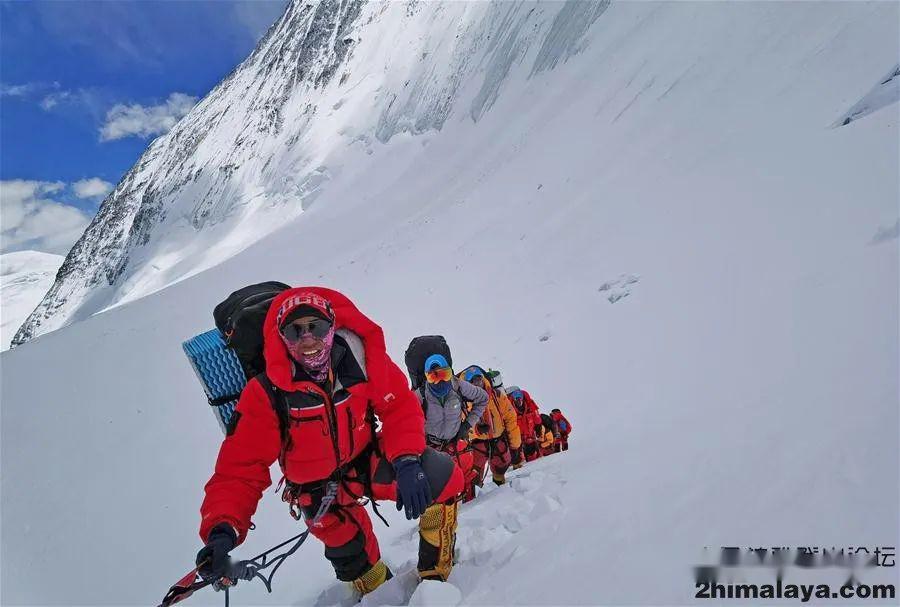 000米高度 照片提供:新华社 5月9日,计划登顶山峰,重新测量珠穆朗玛峰