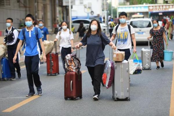 深圳80万中小学生返校复课 深圳80万中小学生返校复课
