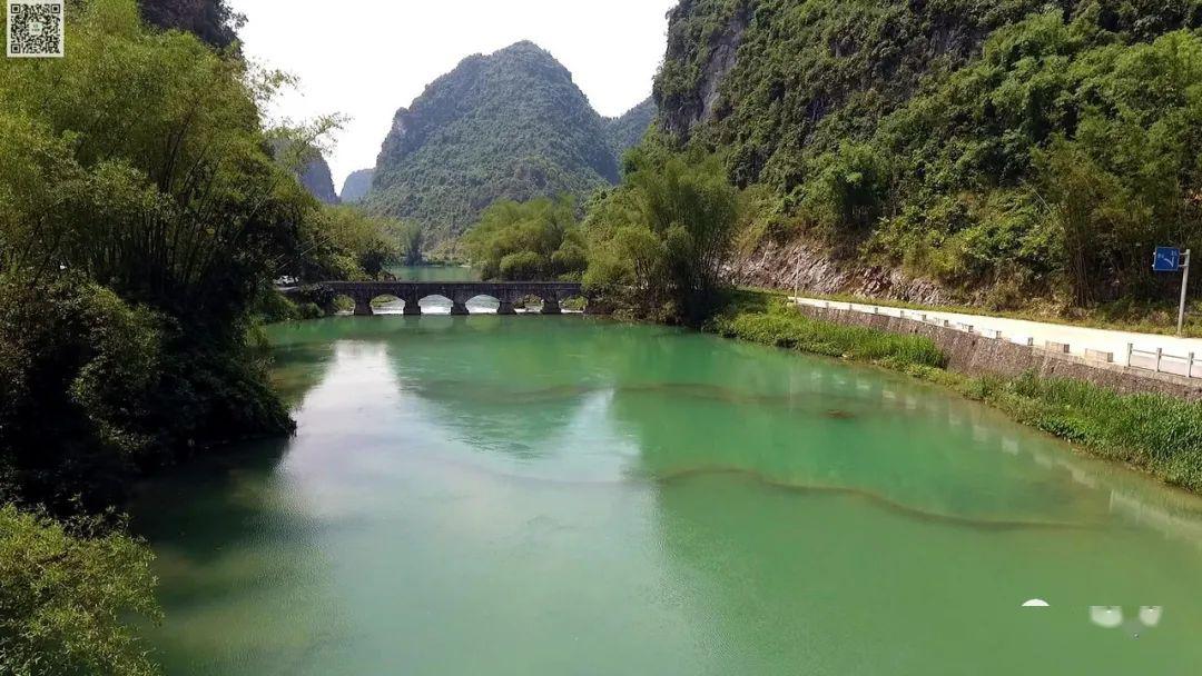 隆安布泉大山里的小村庄——群山环绕,宁静优美