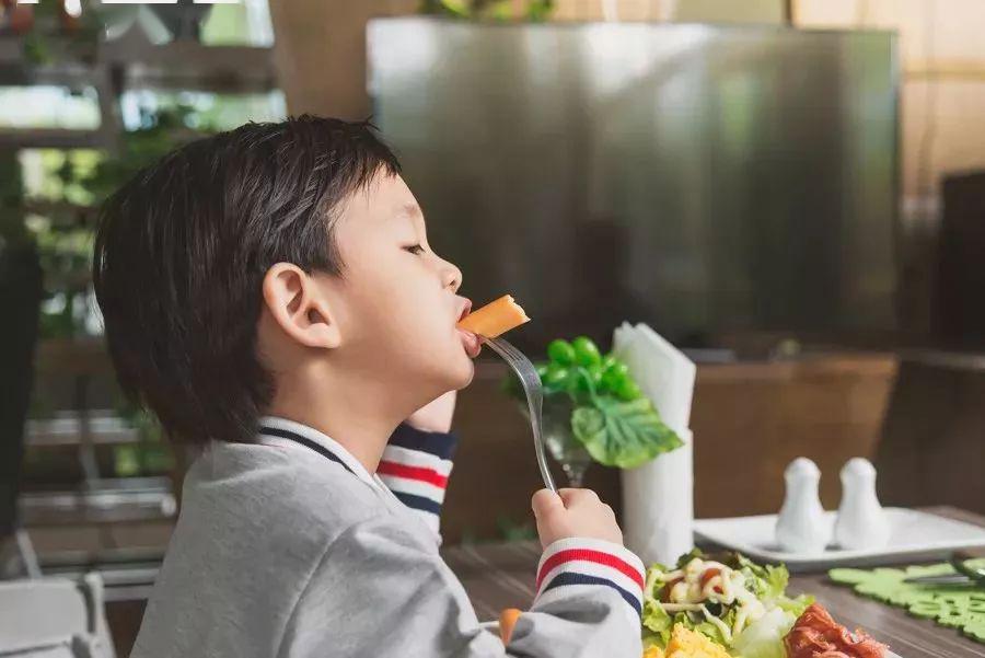[孩子]你还在给孩子吃吗？这些导致肾衰竭的东西