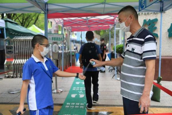 深圳80万中小学生返校复课 深圳80万中小学生返校复课