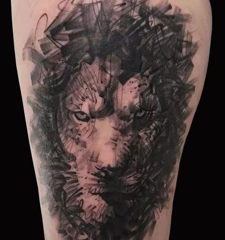 狮子"王"纹身.