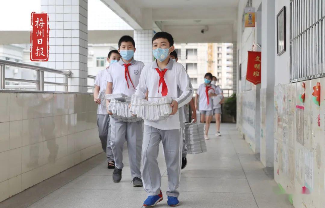 梅州小学生返校首日！这件事还是发生了！孩子也好无奈…