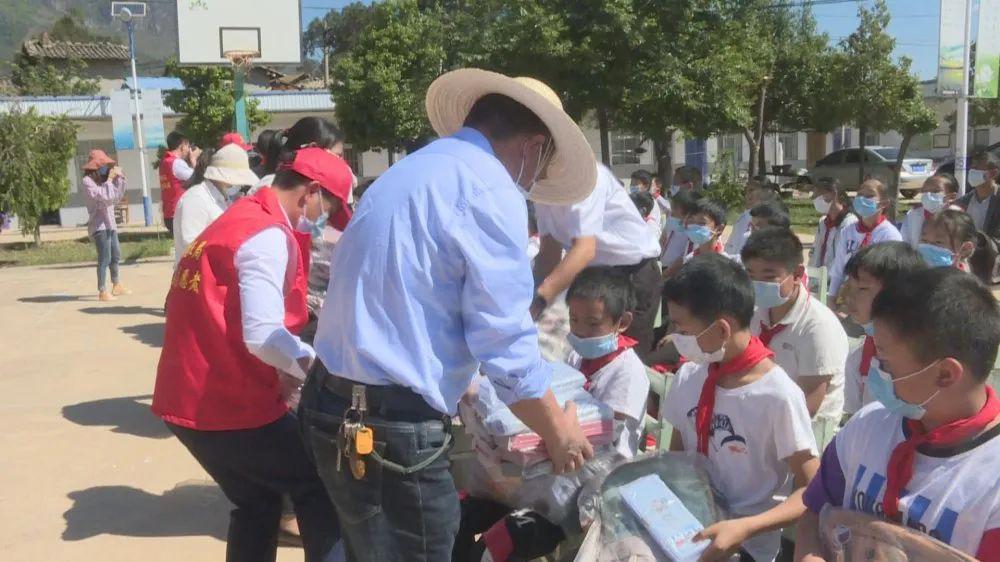 澄江市龙街街道办事处人口_黄岩澄江街道地图