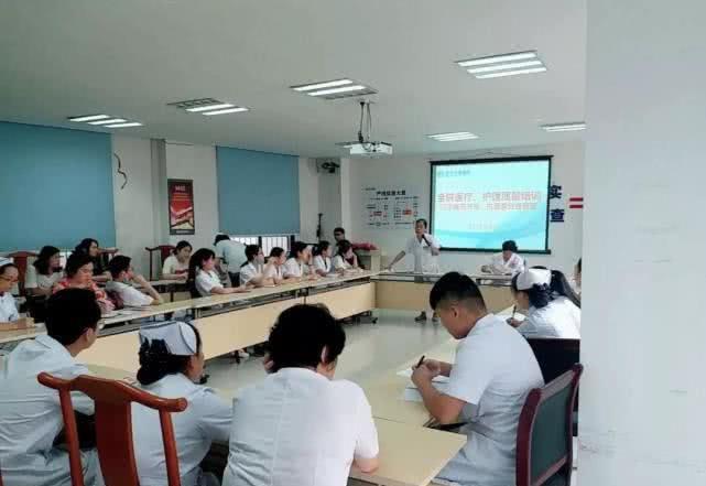 怎么学会开会 825b1f8f6dc545218ea4a5f49d2134b9.jpeg