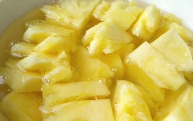 菠萝怎么做好吃又简单又好看 8648c12624ab4bd5ba9f118d7b3c5ffd.png