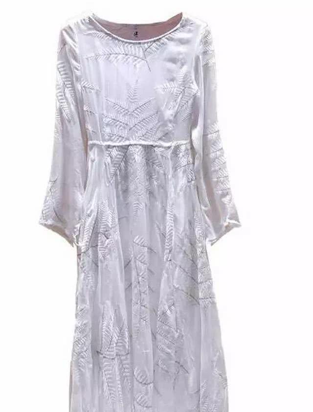 怎么挑选基本款衣服 9184a457b3fa41c8a76028e3d6863cc4.jpeg