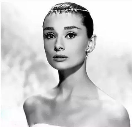 怎么拥有直角肩和锁骨 93a01590ca444125b935feccd3d0870b.png