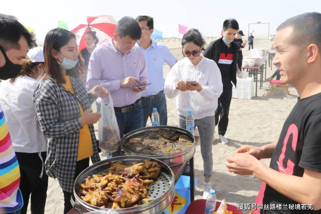 若羌县瓦石峡镇沙漠巴扎开业啦