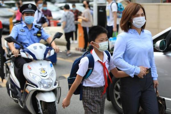 深圳80万中小学生返校复课 深圳80万中小学生返校复课