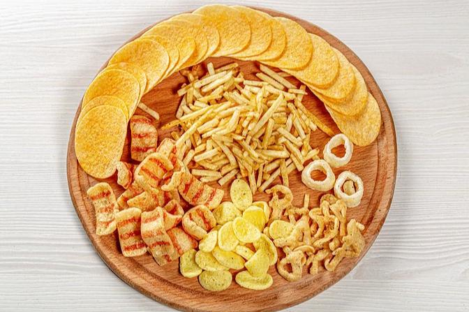 孩子■第一名竟然是......虫洞养育 | 这 15 款零食孩子吃多了容易变丑
