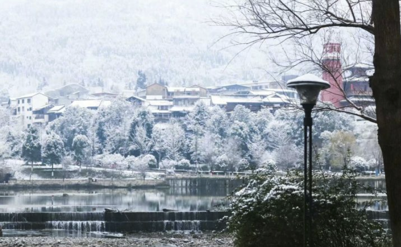 大学■美的令人窒息！最美二本师范学院！512汶川大地震迁建