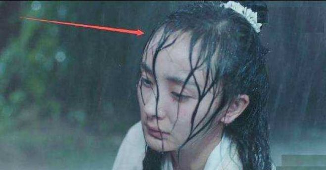 原创同演淋雨戏的女星佘诗曼经典杨幂发际线尴尬而她用睫毛撑起了瀑布