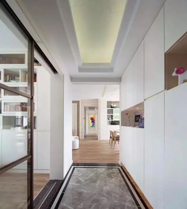 入户玄关设计隔断玻璃 c48f729485aa4cdf9f7d3af848a2b9e7.jpeg