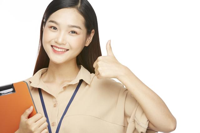 面试时被问会不会做假账,美女会计回答超赞