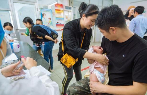 小病：小病不停，还难长高立夏须知：孩子少碰4物！比辣条还“垃圾”