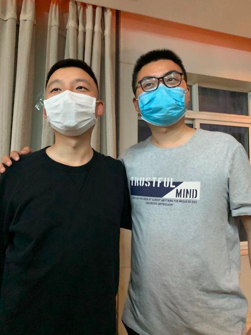 #孩子#母亲割肝救子发现非亲生，错位28年的两家庭，让人心疼儿子患癌
