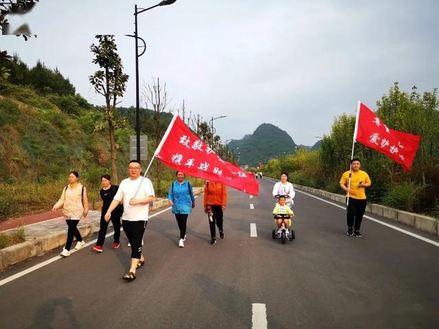 长顺县多少人口_长顺县摆所镇照片(3)