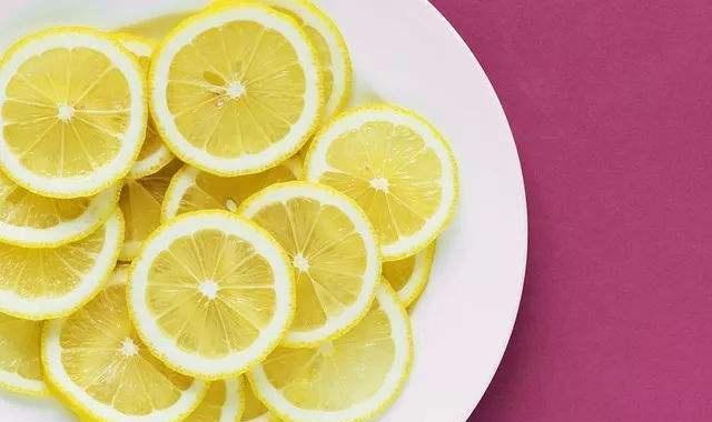 自己怎么做柠檬蜂蜜水 ed4e7de80dab4a75885af232daf73538.jpeg