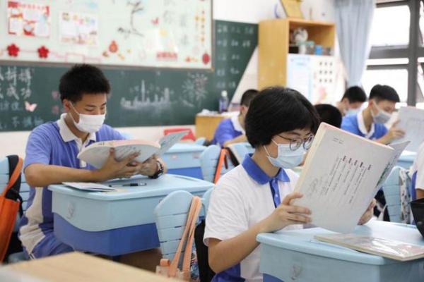 深圳80万中小学生返校复课 深圳80万中小学生返校复课