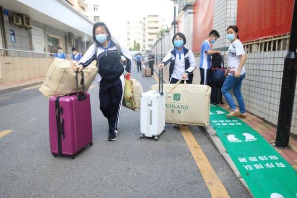 深圳80万中小学生返校复课 深圳80万中小学生返校复课