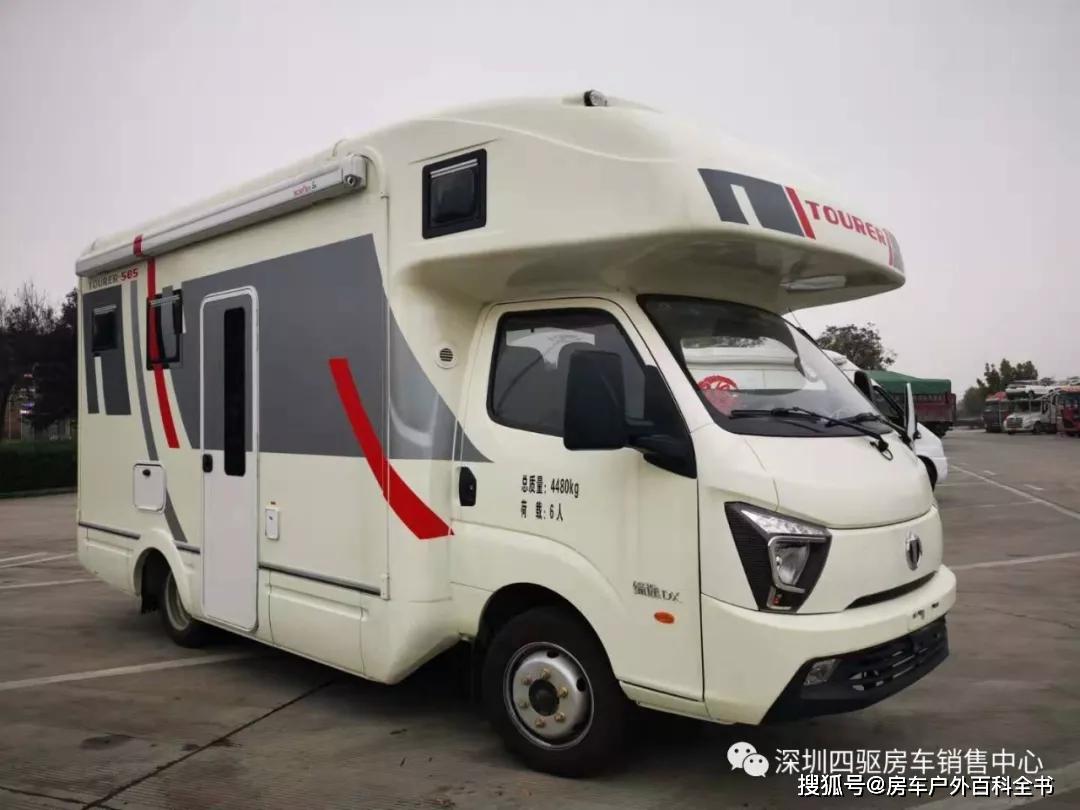 深圳四驱rv近期新推一款 【大额头c型tourer585房车】,该车基于 缔途