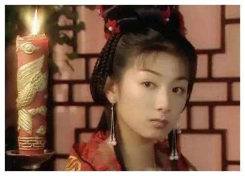在烛光下的古装美人，赵丽颖迷人，杨幂灵动，