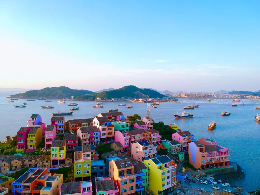 这里上榜过中国"最美渔村",还被誉为"画中镇","东海好望角".