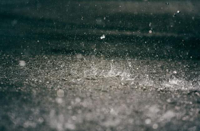 什么时候才能下一场雨 27bd2e0555ad40cbb53bfb1c89d5ce66.jpeg