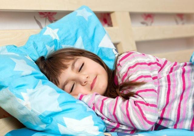 原创四种睡姿暗藏孩子性格你家娃睡姿是哪一种是第一种的就偷笑吧