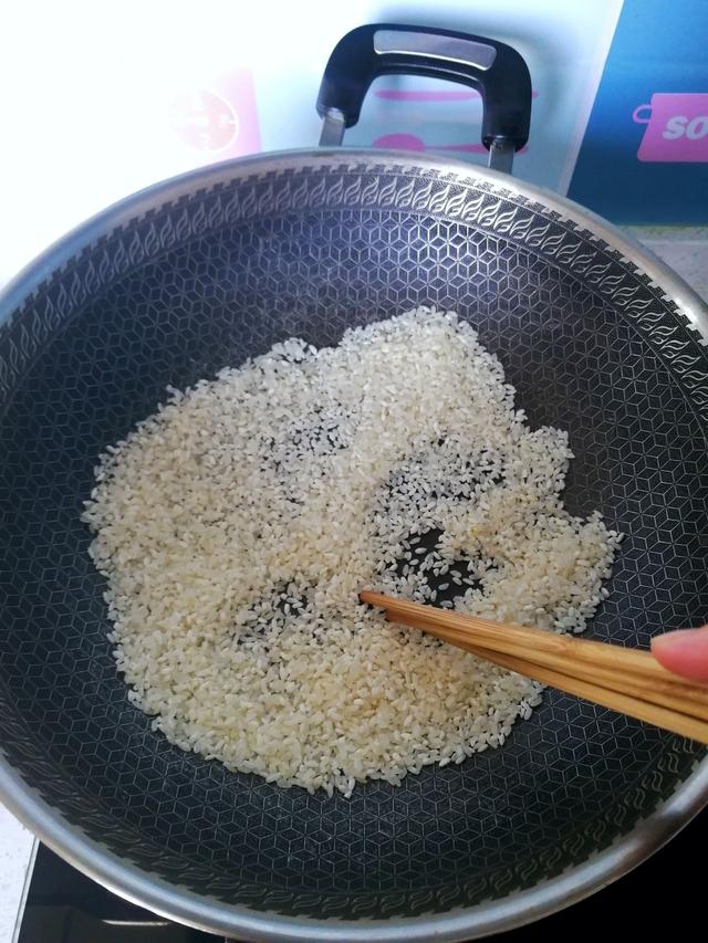 大米怎么炒成米粉 583fb4145cd54bfa8c2564a9504ddcfc.jpeg