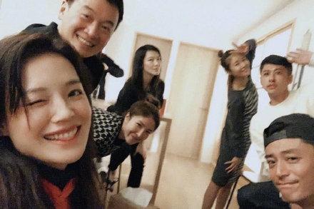 比霍建华还贴心！舒淇探班林心如，给工作人员