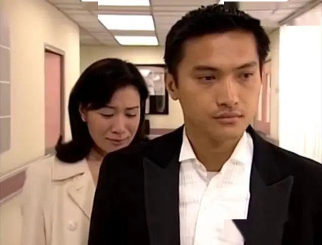 以往总是演正派的他,这次罕有的出演了反派许文彪.