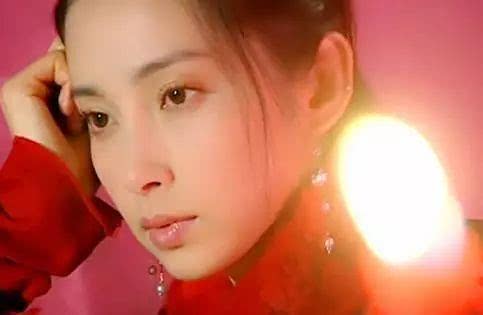 在烛光下的古装美人，赵丽颖迷人，杨幂灵动，