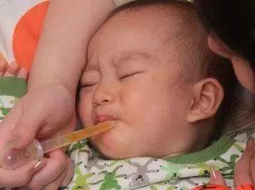 「宝宝」否则药就白吃了...最忌讳家长这么给孩子喂药