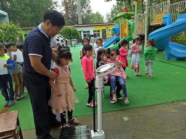 「巅峰期」生长潜力“巅峰期”,要想长高个,4个机会趁早抓住孩子7岁前