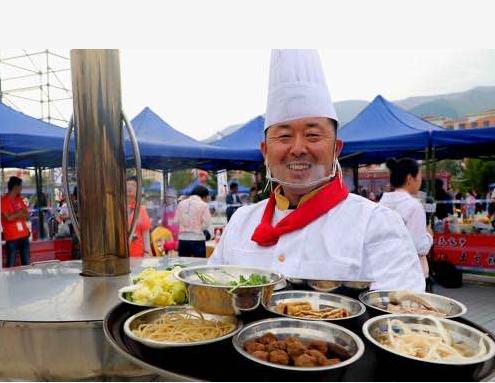 巴里坤美食街