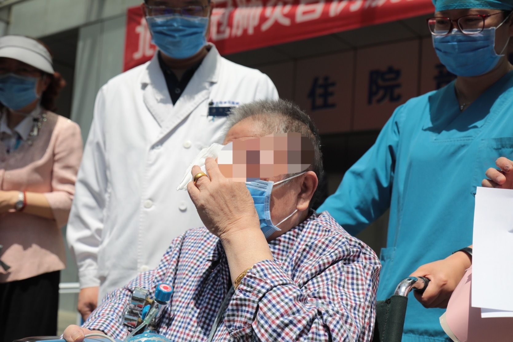 肺炎病人口述_新冠肺炎病人图片(2)