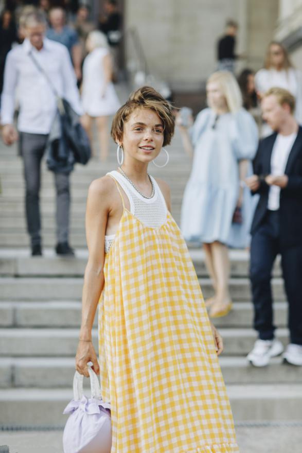 身材不妨试试田园小方格,简约又清新,夏天穿超显气质碎花太难驾驭