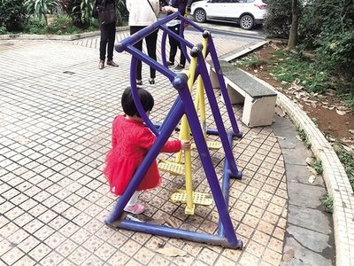 孩子@也不能对孩子做3件事，让娃生病不长个儿科医生劝告：天气再热