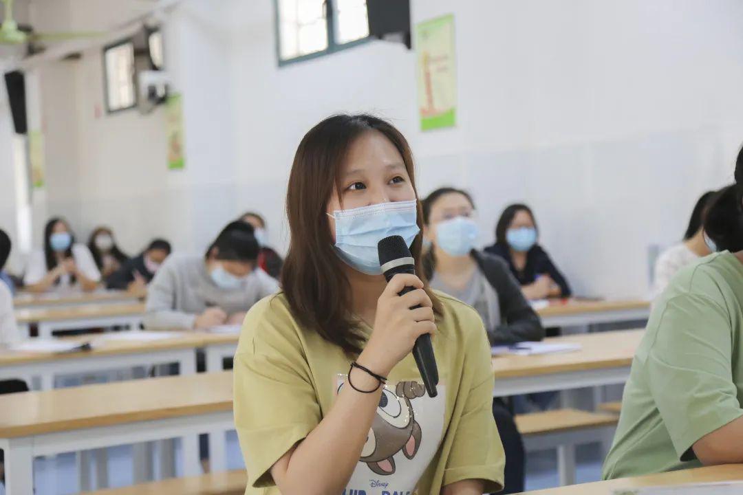 史聃鹏教授一直致力于心理学方面的研究,是中国心理卫生协会会员,高级