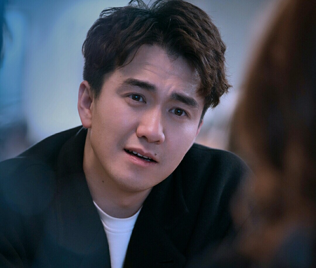 最近很火的男演员 b04e42d00a5043f7b8961ff6461f5e9d.jpeg