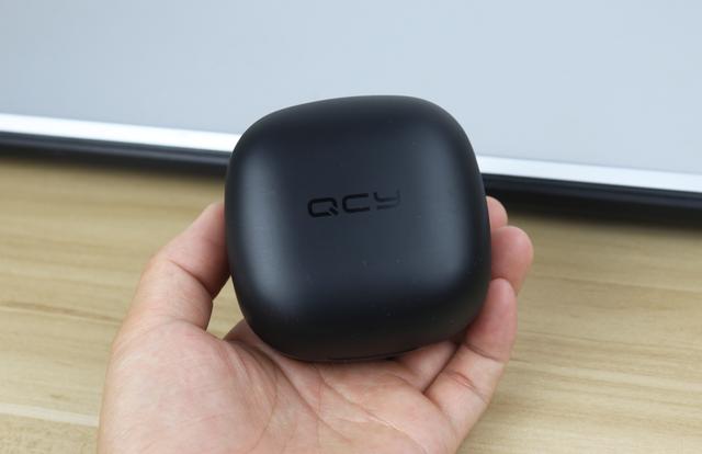 挂耳式耳机戴不稳怎么办 ba17a35d145a4ef5a29606c966169ced.jpeg